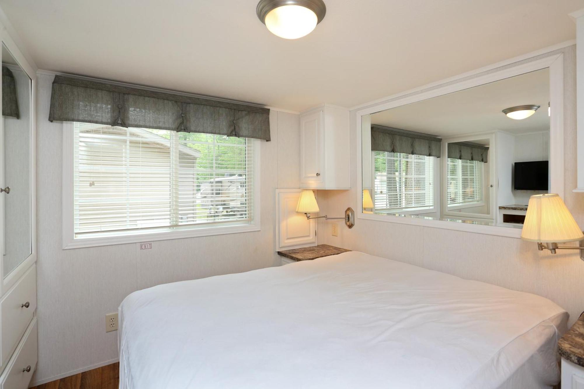 Moody Beach Camping Resort Cottage - Loft Wells Room photo